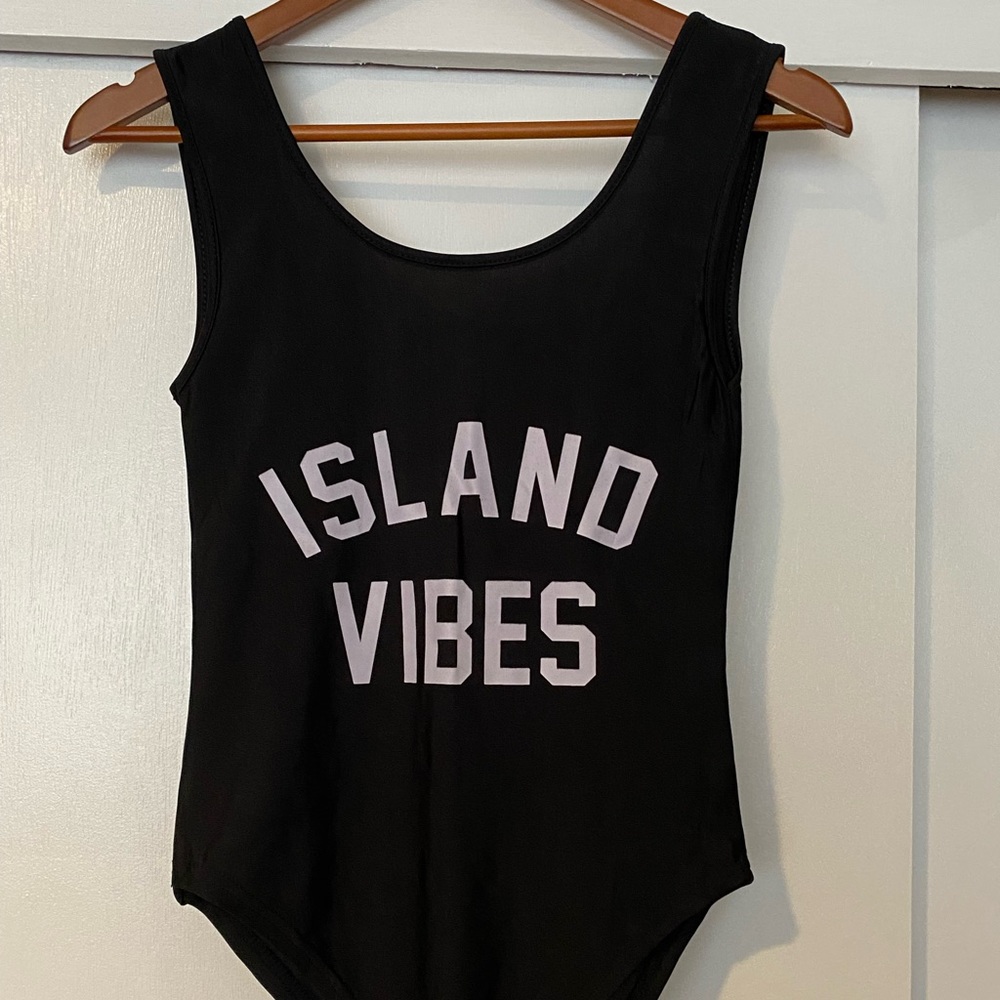 Island vibes one piece swimsuit! SO CUTE